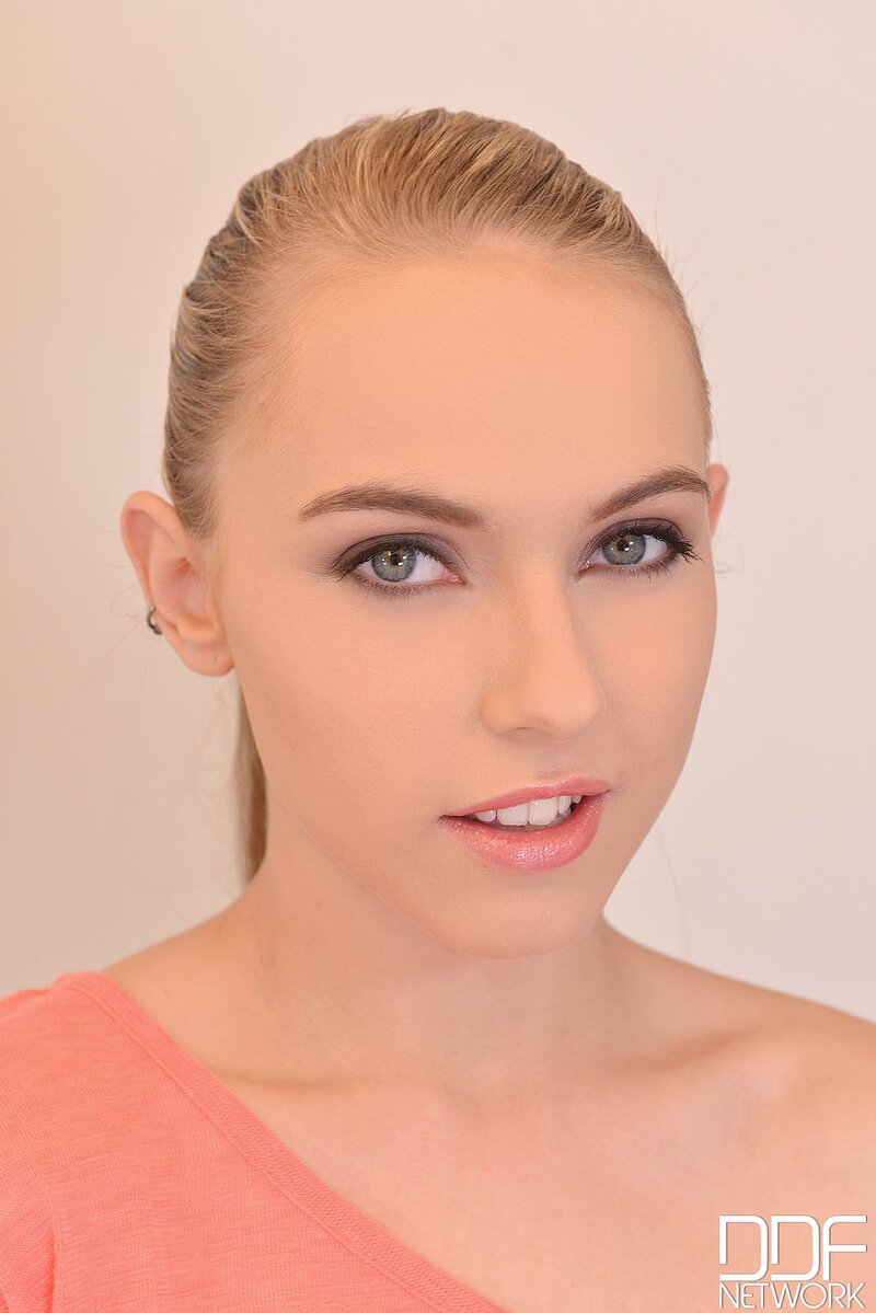 Таяна, 32 года, 0 размер груди